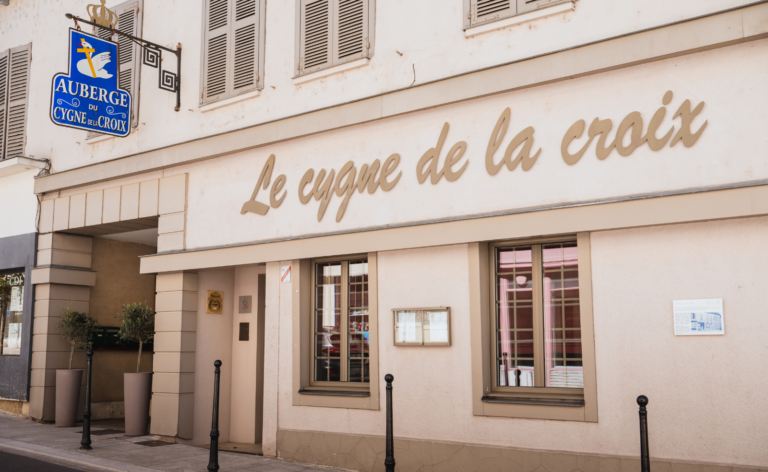 Lire la suite à propos de l’article Le Cygne de la Croix