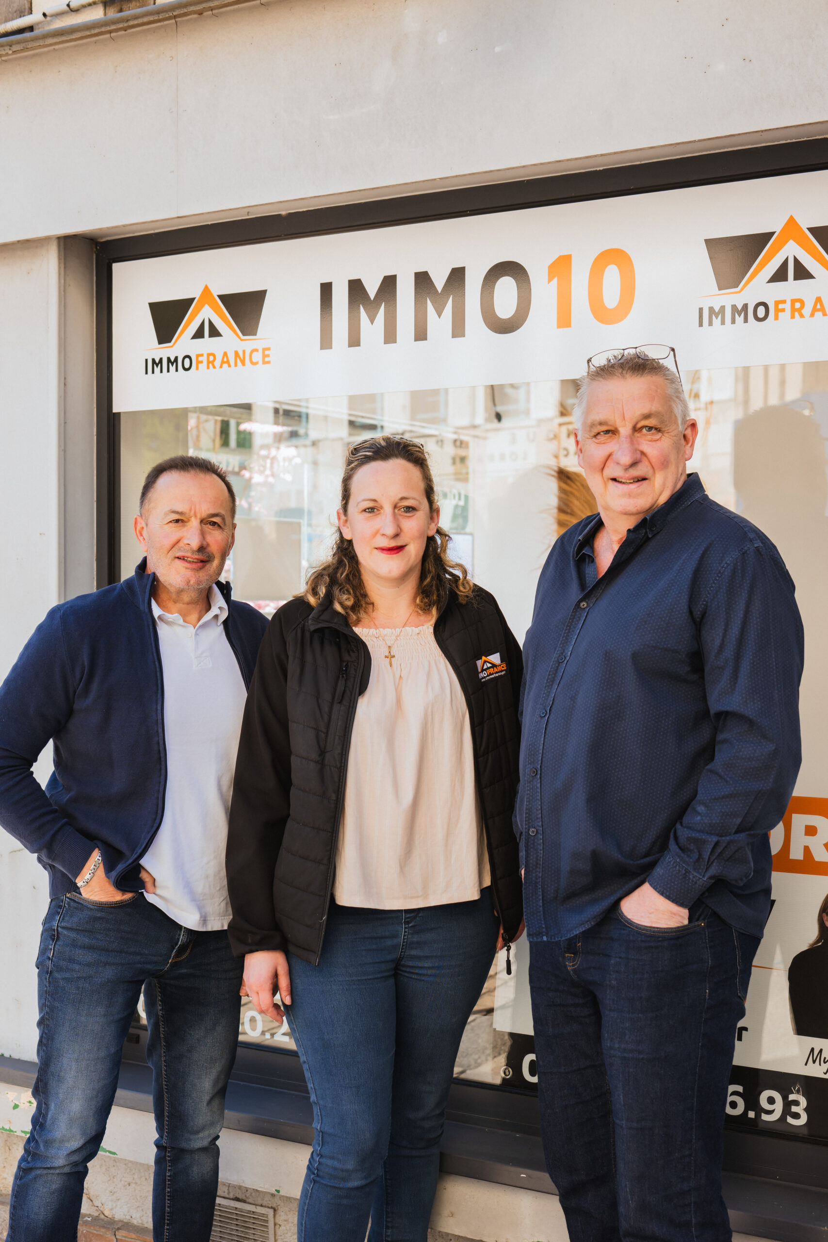 équipe de l'agence immobilière immo10 à nogent sur seine